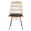 Καρέκλα Naoki pakoworld rattan σε φυσική απόχρωση με μαύρο μαξιλάρι και μεταλλικό μαύρο πόδι 45.5x59.5x89εκ